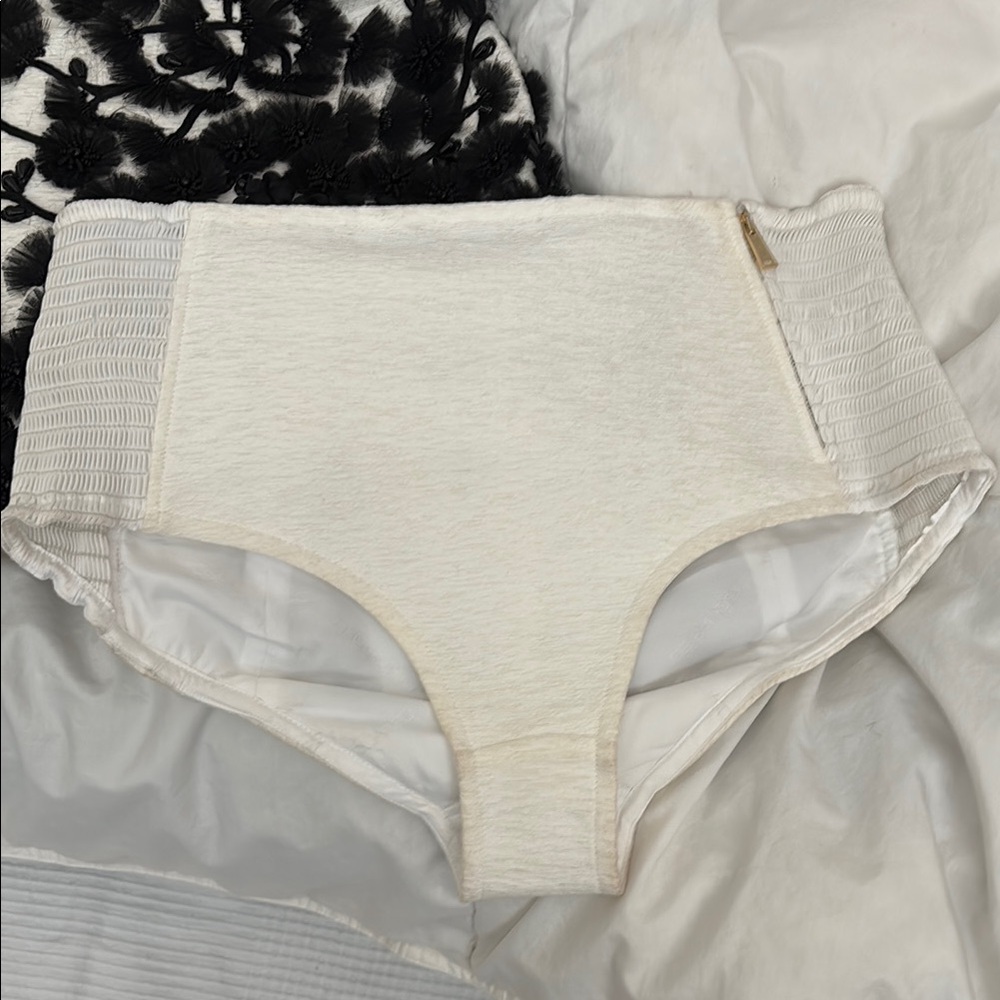 D2Squared ICONIC mini dress Black and White Floral Set sz 40/ XS - Picture 3 of 14